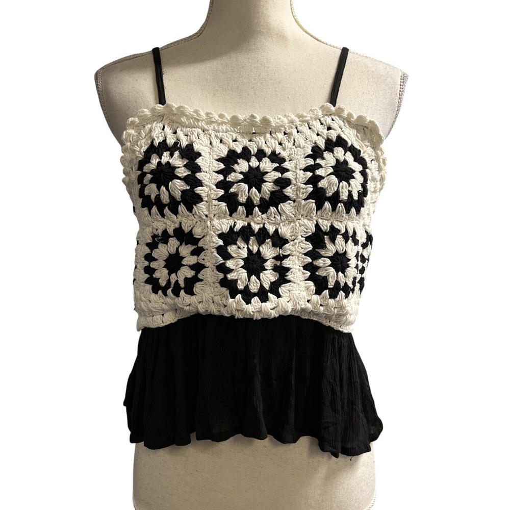 Rebellion Top‎ Black Crochet Granny Square Cropped Size M Boho Hippie Festival